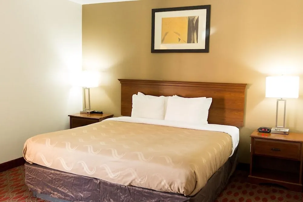 Quality Inn & Suites Goodyear - Phoenix West מלון