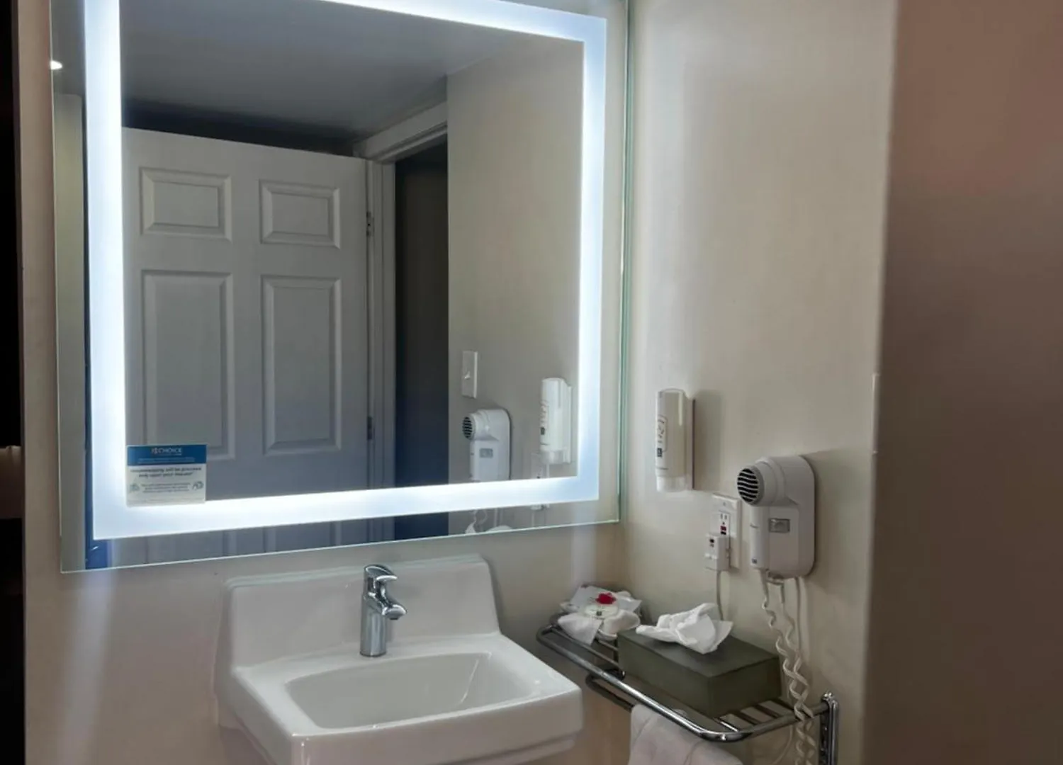 Quality Inn & Suites Goodyear - Phoenix West מלון